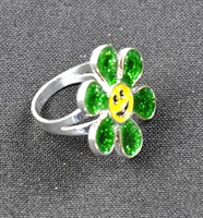 ring met bloem groen