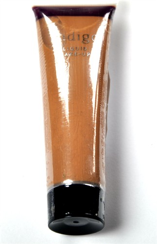 Make up dunkel braun foundation