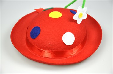 Lage bolhoed rood
