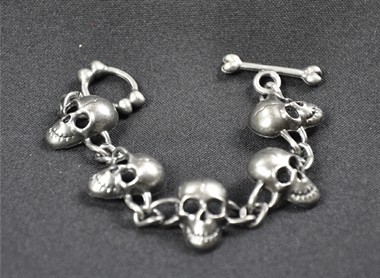 Armreif Totenkopf grau Halloween