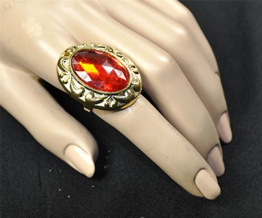 Ring gold/rot oval klein